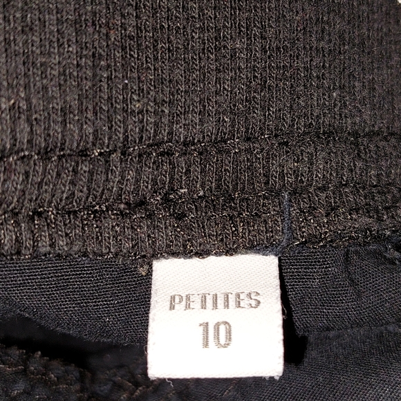 Black capris - Picture 4 of 4